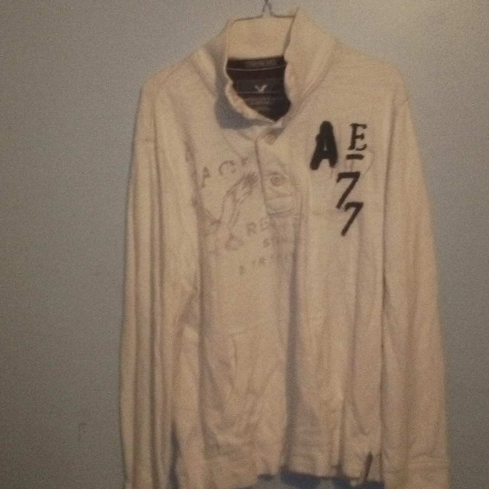 Men's American Eagle long sleeve shirt with button